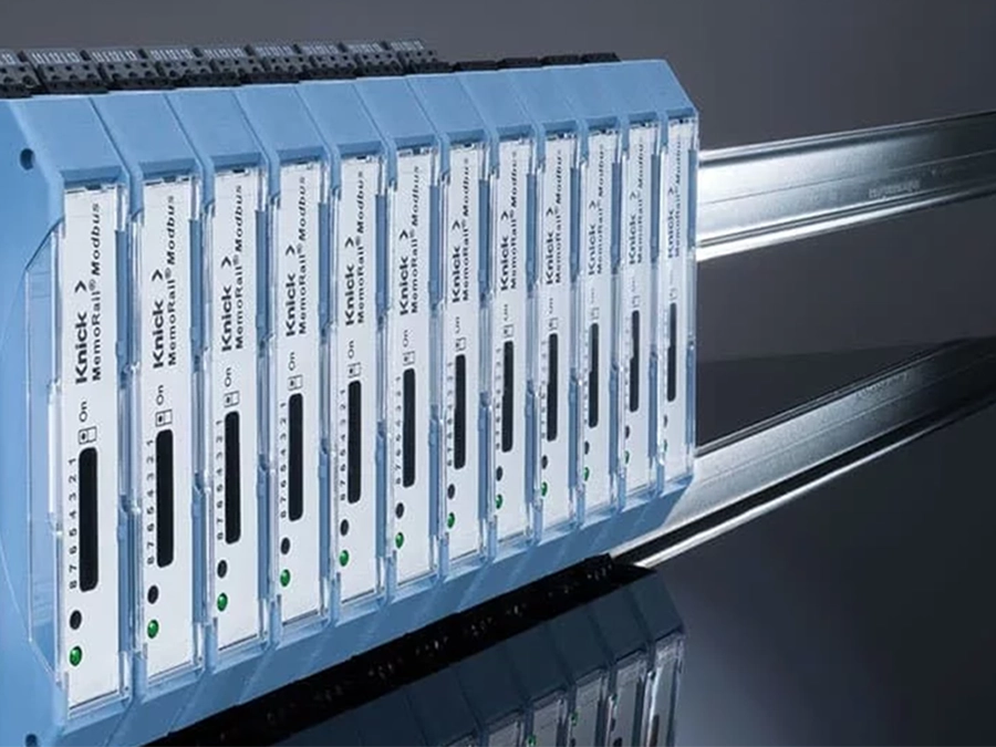 Powerful compact analyzer boosts performance while reducing costs